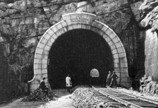 Nieistniejący już tunel pod Brzezinką ( Wałbrzych) 1901r. fot. August Leisner
