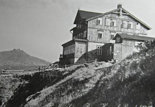 Schronisko im."Księcia Henryka Pobożnego", spłonęło zimą 1946/47.