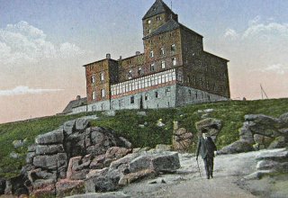 Schronisko nad Śnieżnymi Kotłami ok 1920 r. obecnie Stacja Nadawcza radiowo-telewizyjna.