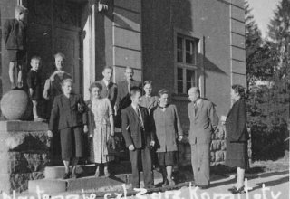 Komitet rodzicielski szkoły podstawowej w Mysłakowicach. 1950 rok. 