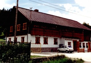 Sosn&oacute;wka, dom tyrolski "Karczma Polska". Koniec lat 90-tych.