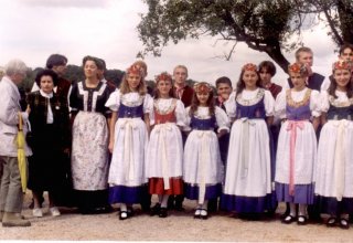 1998 rok. Zesp&oacute;l z Tyrolu w Mysłakowicach. 