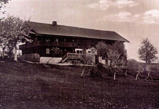 1927 rok Mysłakowice (niem. Zillerthal-Erdmannsdorf, Erdmannsdorf). Dom tyrolski. Obecnie ul. Starowiejska 