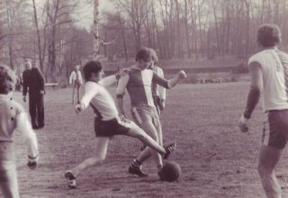 Męcz piłki nożnej. Klub Sportowy "Orzeł", prawdopodobnie początek lat 70-tych. Mysłakowice