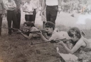 Koniec lat 60-tych. Mysłakowice dawne boisko na ul. Wojska Polskiego.