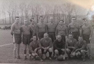Drużyna piłkarska pracownik&oacute;w DZPL "Orzeł", nie KS "Orzeł". Lata 60-te