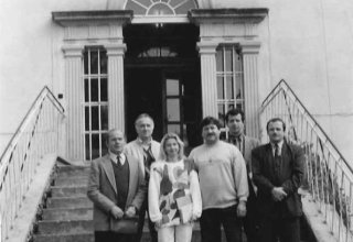 1992 rok. Komisja Oświaty w Związku Gmin Karkonoskich. Bukowiec. Drugi z lewej strony Pan Emil Pyzik