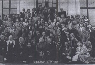 Wycieczka pracownik&oacute;w DZPLn "Orzeł" Mysłakowice do Wieliczki. 1957 rok. 