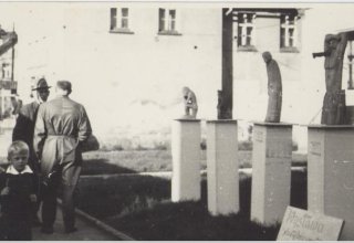 Koniec lat 60-tych. Ulica Daszyńskiego Mysłakowice obok Gminnego Ośrodka Kultury ( wcześniej klub Radar).