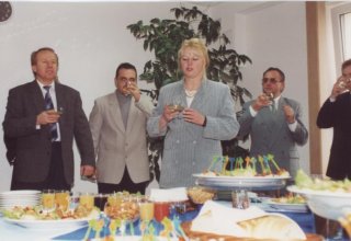 1997 rok. Przydział mieszkań dla poszkodowanych od powodzi. Mysłakowice 