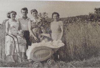 Mysłakowice, rodzina Państwa Twardowskich. 1958 rok