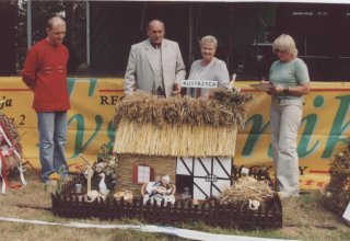 Dożynki 2004 w Mysłakowicach.