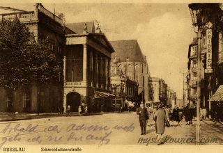 Breslau. Wrocław, Schweidnitzerstrasse (ul. Świdnicka) z widokiem na Teatr Miejski (Stadttheater). ok 1930 rok.
