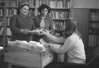 Biblioteka Miejska w Kowarach 1976 rok.