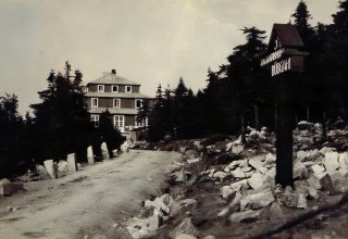 Karkonosze, Jugendkammhaus &bdquo;R&uuml;bezahl&rdquo; p&oacute;źniej schronisko PTTK "Odrodzenie". ok 1930 rok.
