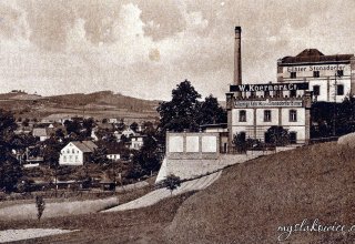 Cunnersdorf i. Riesengebirge : an der "Stonsdorferbitter-Fabrik. Obecnie Jelenia G&oacute;ra. ok 1910 rok