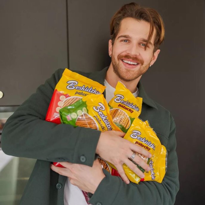 Spłonęła fabryka Polskiego producenta paluszków, słonych przekąsek, ale właściciel nikogo nie zwalnia.